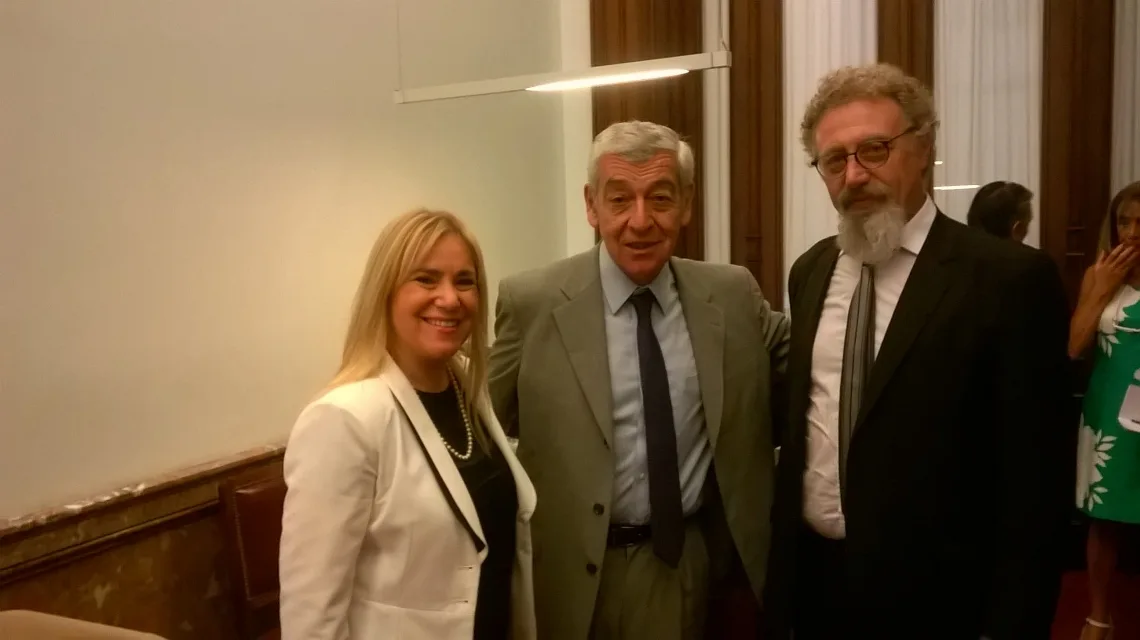 Miriam Boyadjian se reunió con el embajador argentino en Chile, José Bordón