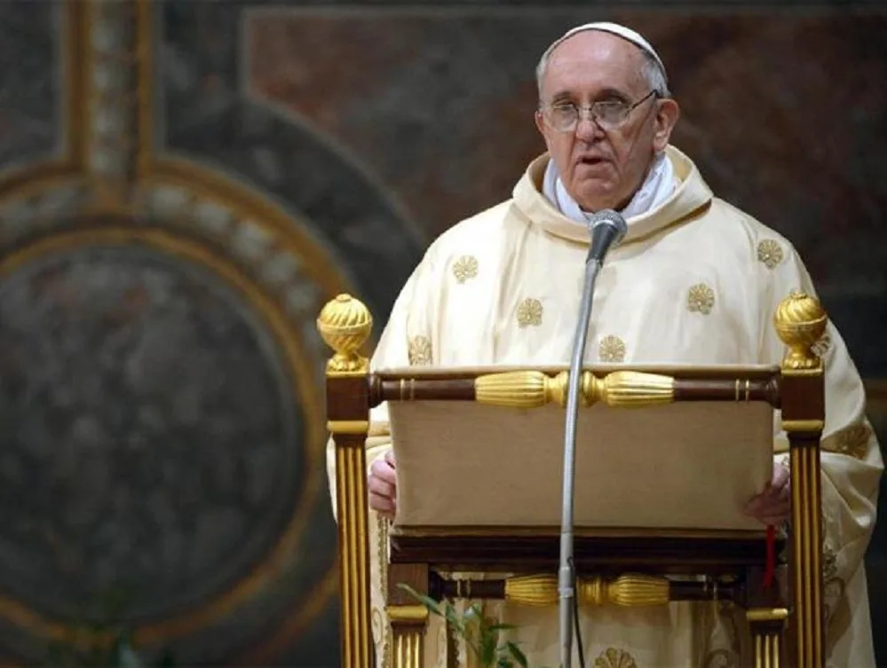 Papa Francisco: “Dejen de ser hipócritas en las redes sociales. Dios no usa Facebook”