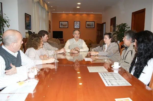 Jorge Martín junto a los representantes de la Asociación Promédica Pediátrica.