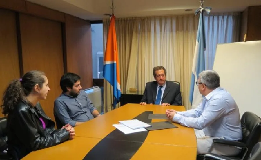 Convenio con el Banco de Tierra del Fuego: Darán becas a estudiantes fueguinos   