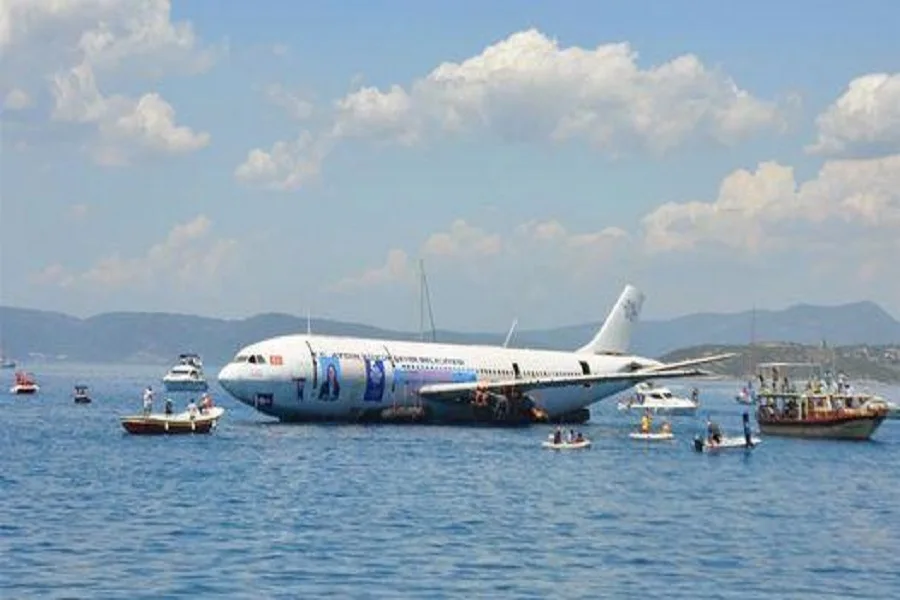 Turquía sumerge un Airbus para alentar el buceo y submarinismo 