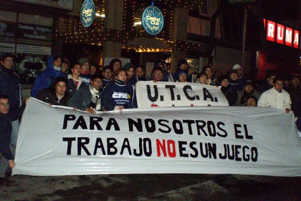 Los trabajadores nucleados en UTCA, frente a Casino Club.