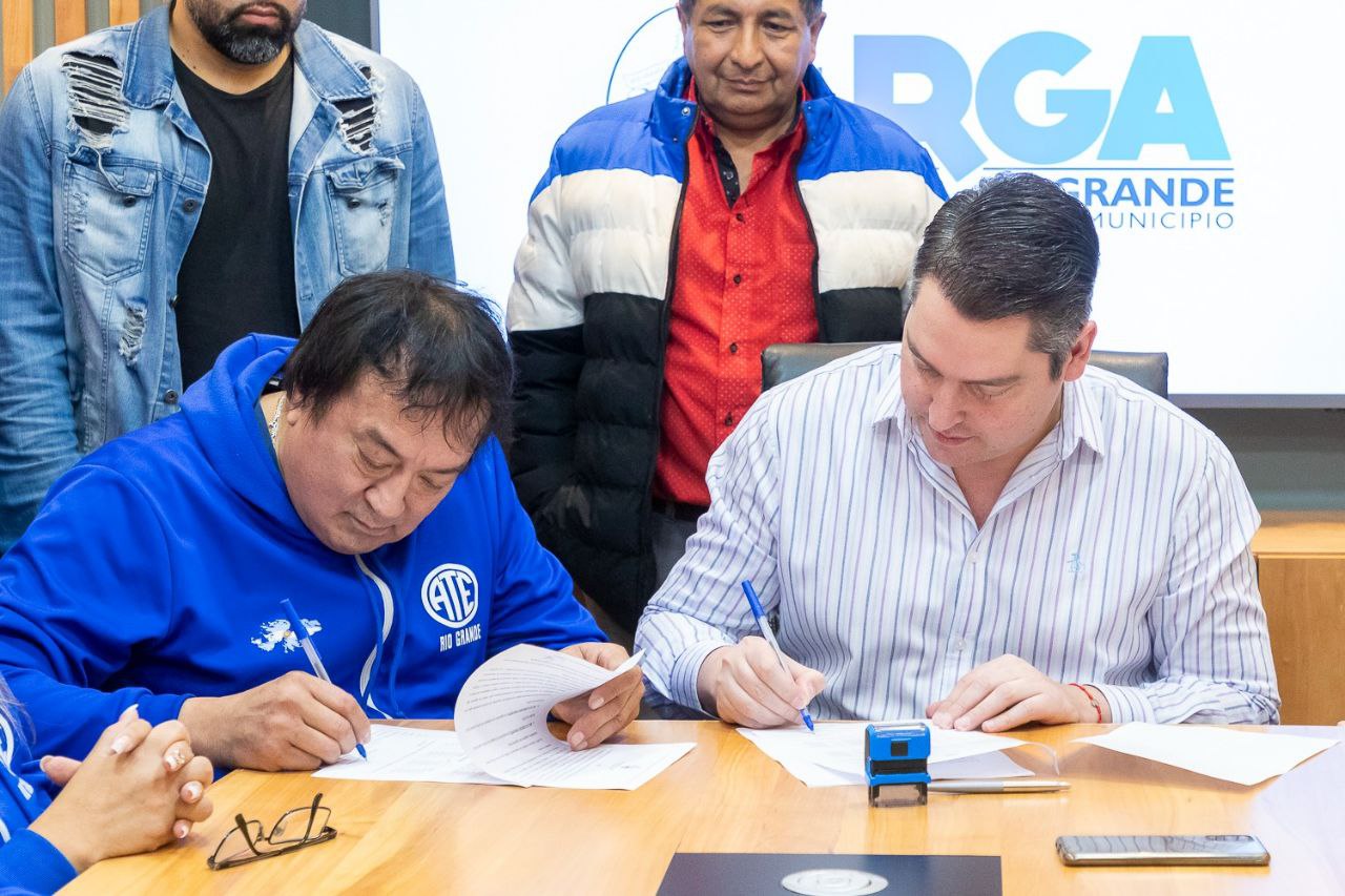 Municipio de Río Grande y ATE, firmaron un acuerdo de recomposición salarial.