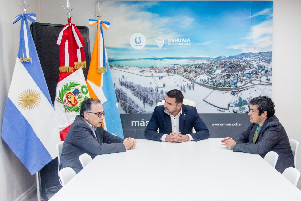 El Intendente de Ushuaia fortalece lazos con Perú